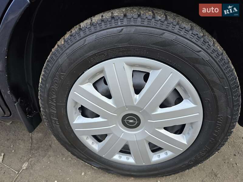 Мінівен Opel Vivaro 2006 в Запоріжжі