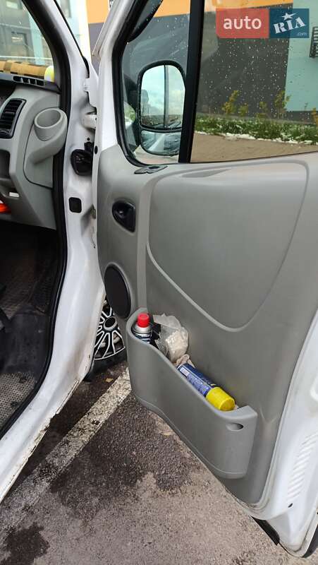 Минивэн Opel Vivaro 2002 в Ровно