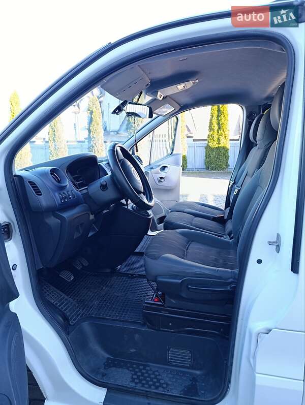 Минивэн Opel Vivaro 2015 в Черновцах