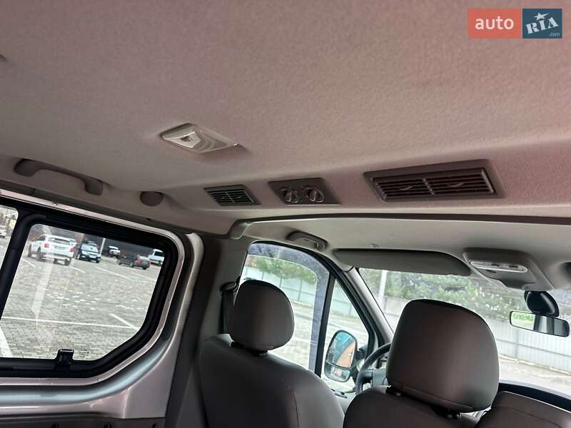 Минивэн Opel Vivaro 2013 в Луцке