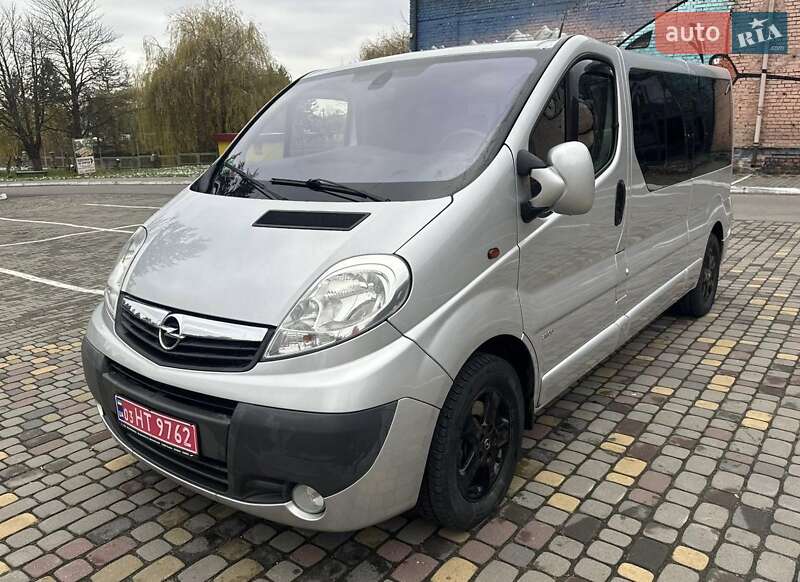 Минивэн Opel Vivaro 2013 в Луцке