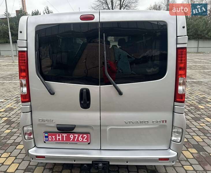 Минивэн Opel Vivaro 2013 в Луцке