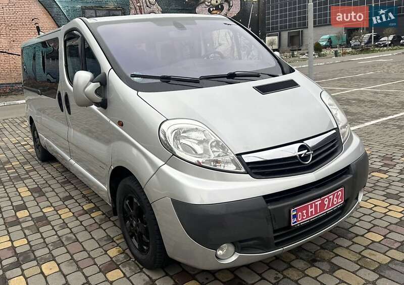 Минивэн Opel Vivaro 2013 в Луцке