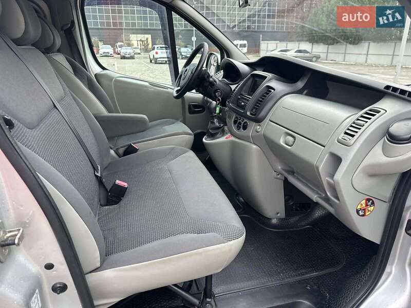 Минивэн Opel Vivaro 2013 в Луцке