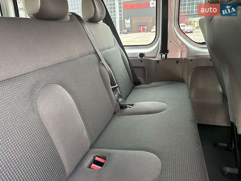 Минивэн Opel Vivaro 2013 в Луцке