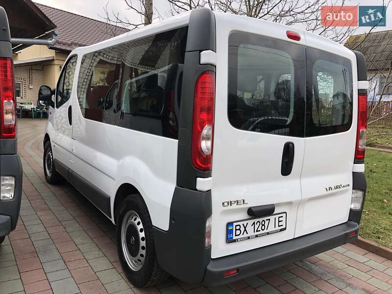 Минивэн Opel Vivaro 2012 в Красилове