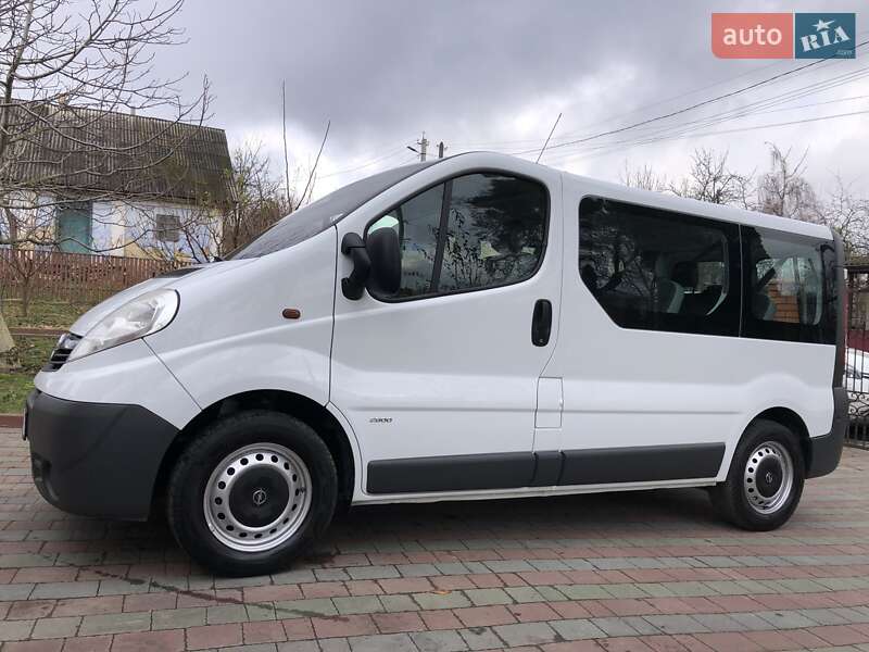 Минивэн Opel Vivaro 2012 в Красилове