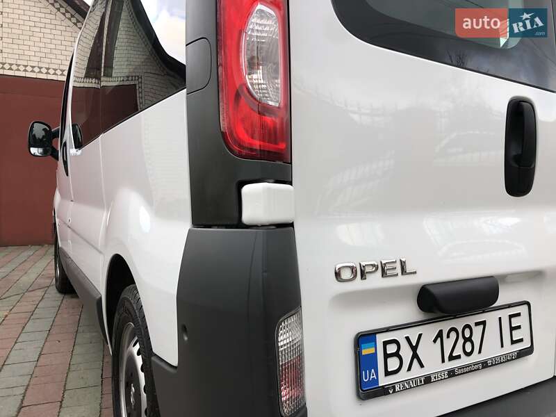 Минивэн Opel Vivaro 2012 в Красилове