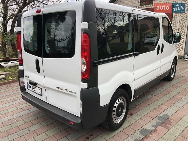 Минивэн Opel Vivaro 2012 в Красилове