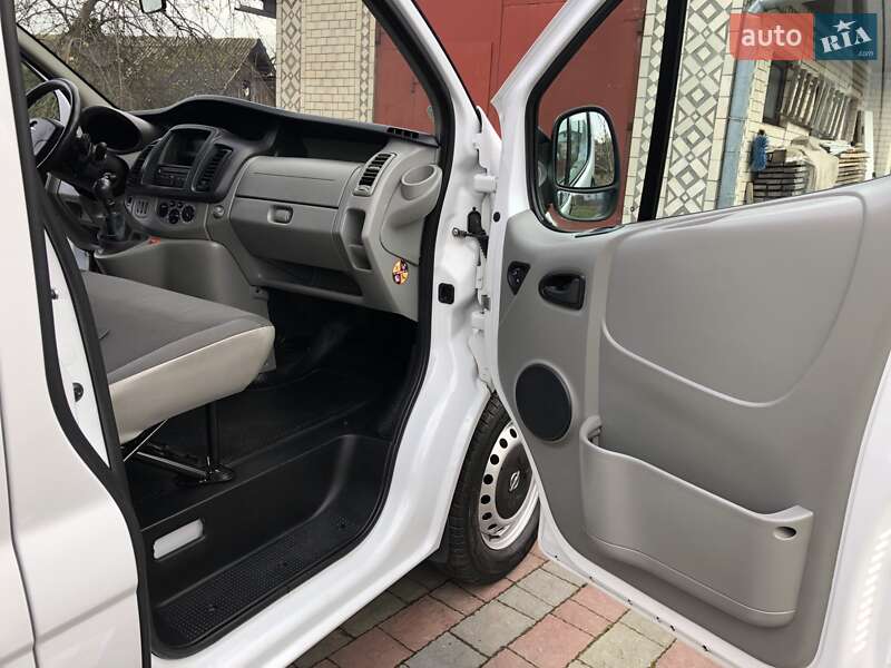 Минивэн Opel Vivaro 2012 в Красилове