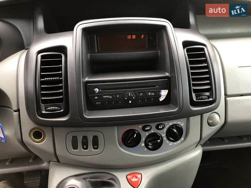 Минивэн Opel Vivaro 2012 в Красилове