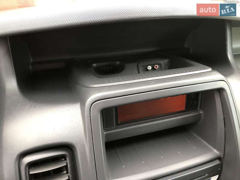 Минивэн Opel Vivaro 2012 в Красилове