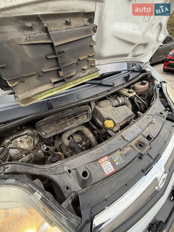 Минивэн Opel Vivaro 2011 в Сумах