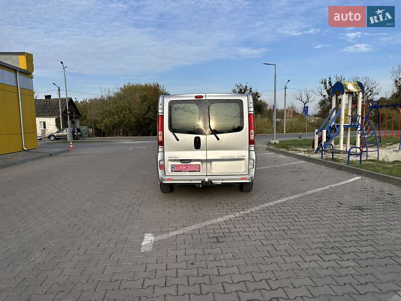 Минивэн Opel Vivaro 2013 в Дубно