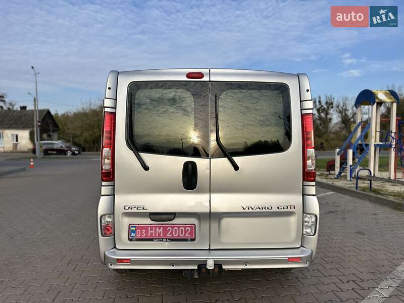 Минивэн Opel Vivaro 2013 в Дубно