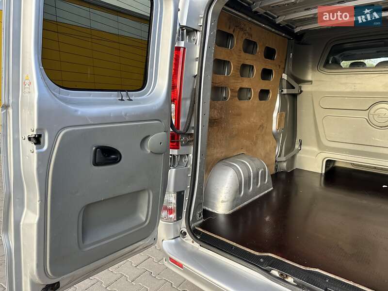 Минивэн Opel Vivaro 2013 в Дубно