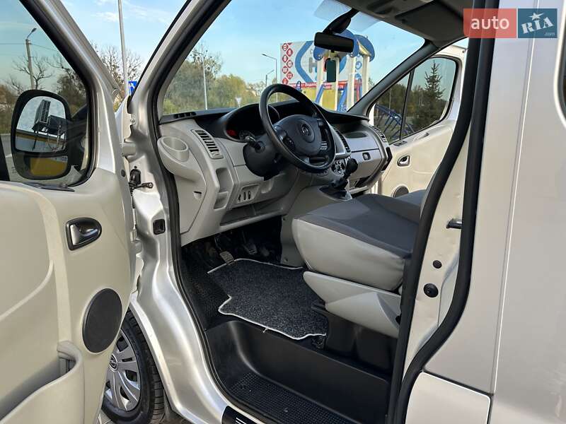 Минивэн Opel Vivaro 2013 в Дубно