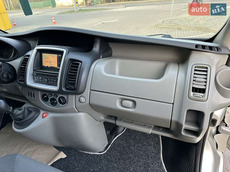 Минивэн Opel Vivaro 2013 в Дубно