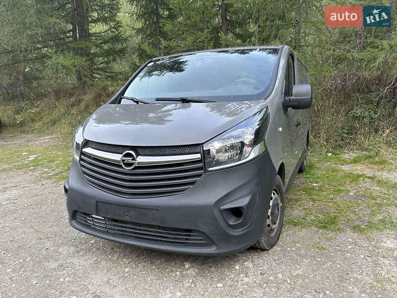 Минивэн Opel Vivaro 2015 в Ивано-Франковске
