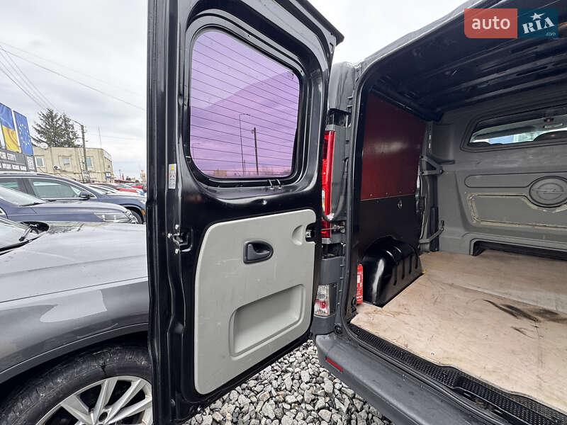 Минивэн Opel Vivaro 2012 в Стрые