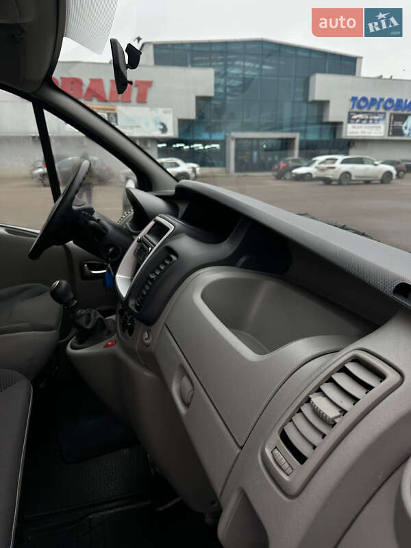 Минивэн Opel Vivaro 2014 в Ковеле