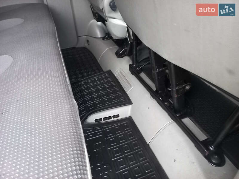 Минивэн Opel Vivaro 2010 в Ковеле