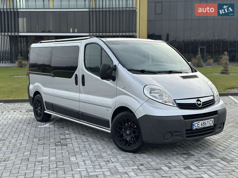 Мінівен Opel Vivaro 2013 в Чернівцях