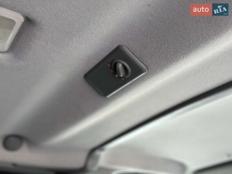 Мінівен Opel Vivaro 2013 в Чернівцях