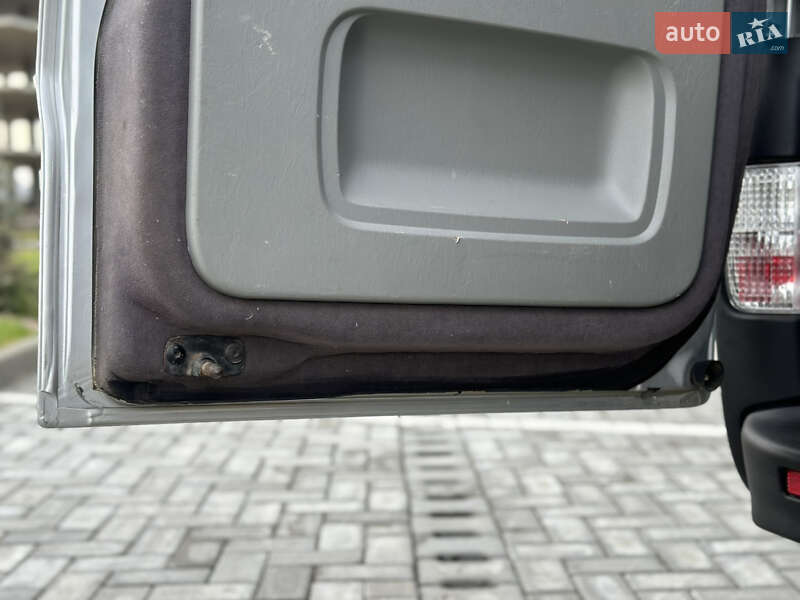 Мінівен Opel Vivaro 2013 в Чернівцях