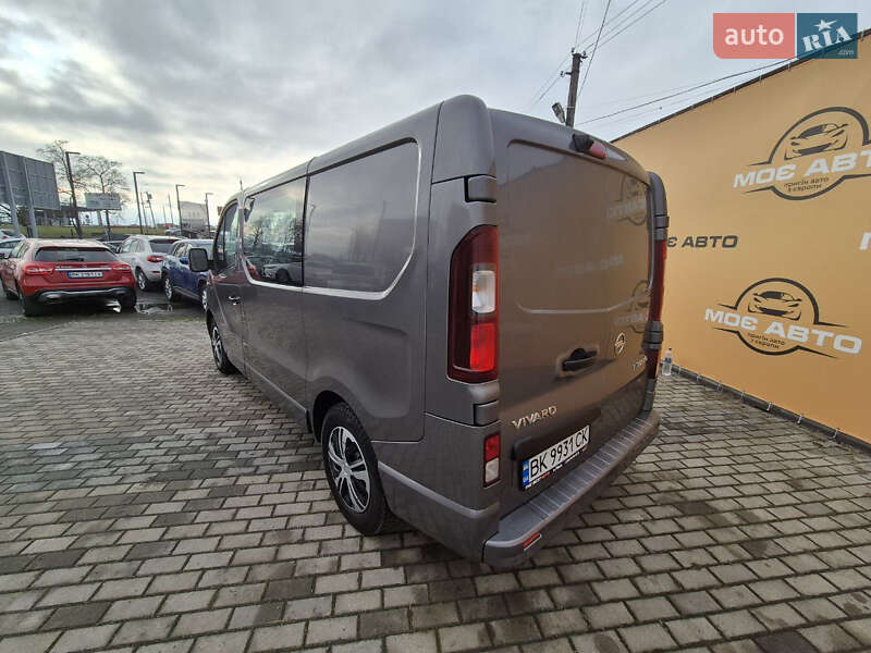 Грузовой фургон Opel Vivaro 2015 в Ровно