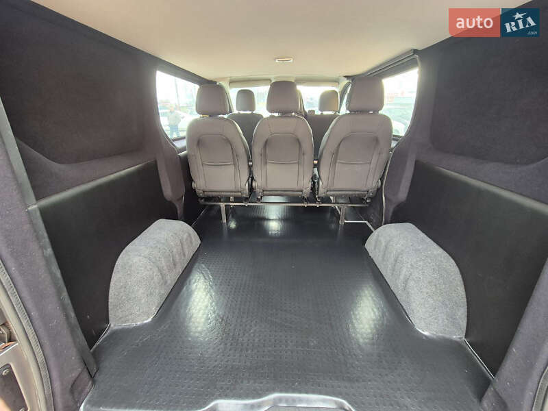 Грузовой фургон Opel Vivaro 2015 в Ровно