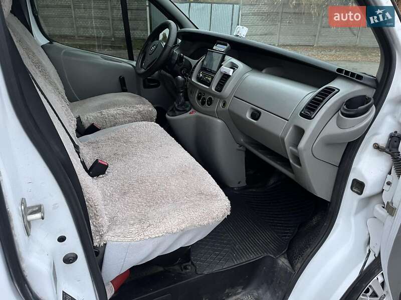 Минивэн Opel Vivaro 2001 в Теофиполе