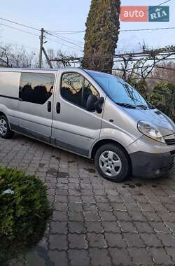 Вантажний фургон Opel Vivaro 2013 в Рівному