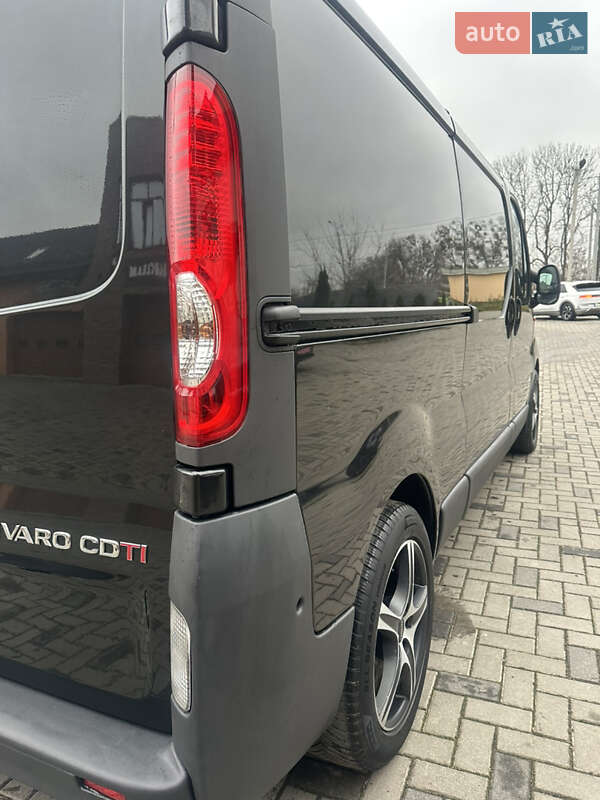 Грузовой фургон Opel Vivaro 2012 в Ровно