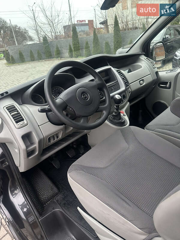 Грузовой фургон Opel Vivaro 2012 в Ровно