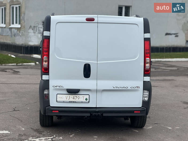 Минивэн Opel Vivaro 2014 в Ровно