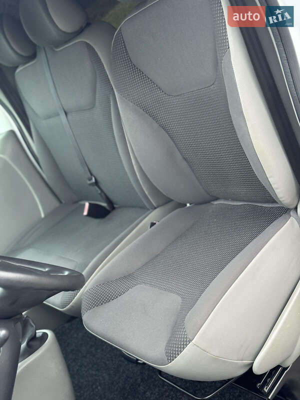 Минивэн Opel Vivaro 2014 в Ровно