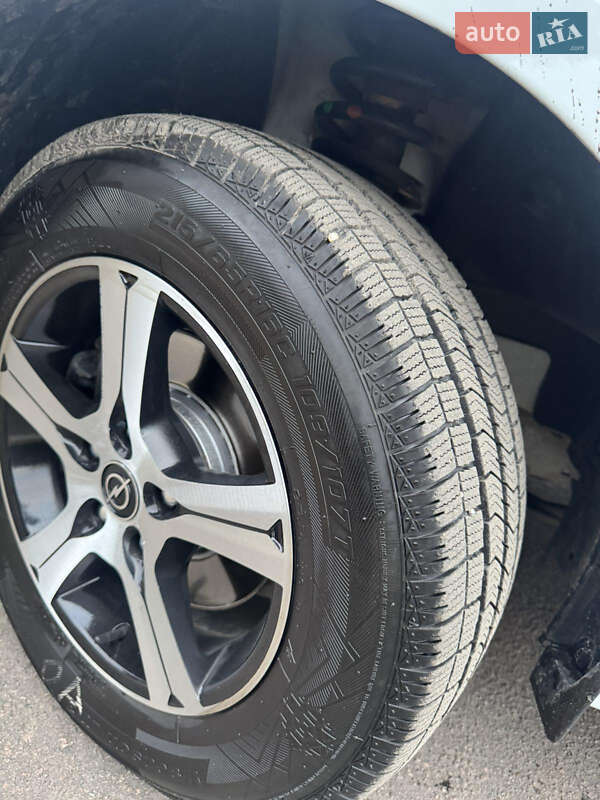 Минивэн Opel Vivaro 2014 в Ровно