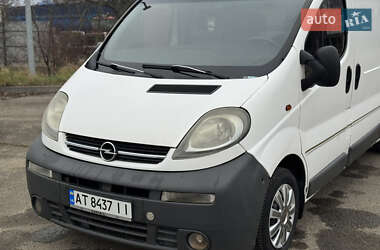 Вантажний фургон Opel Vivaro 2004 в Коломиї