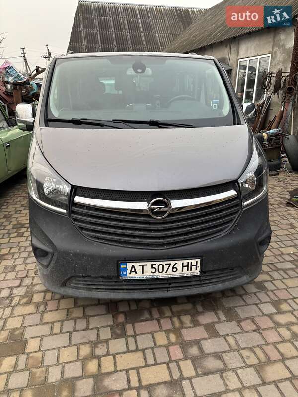 Opel Vivaro 2015