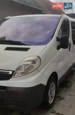 Мінівен Opel Vivaro 2011 в Ужгороді