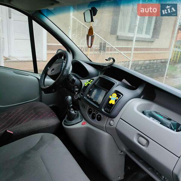 Минивэн Opel Vivaro 2011 в Ужгороде