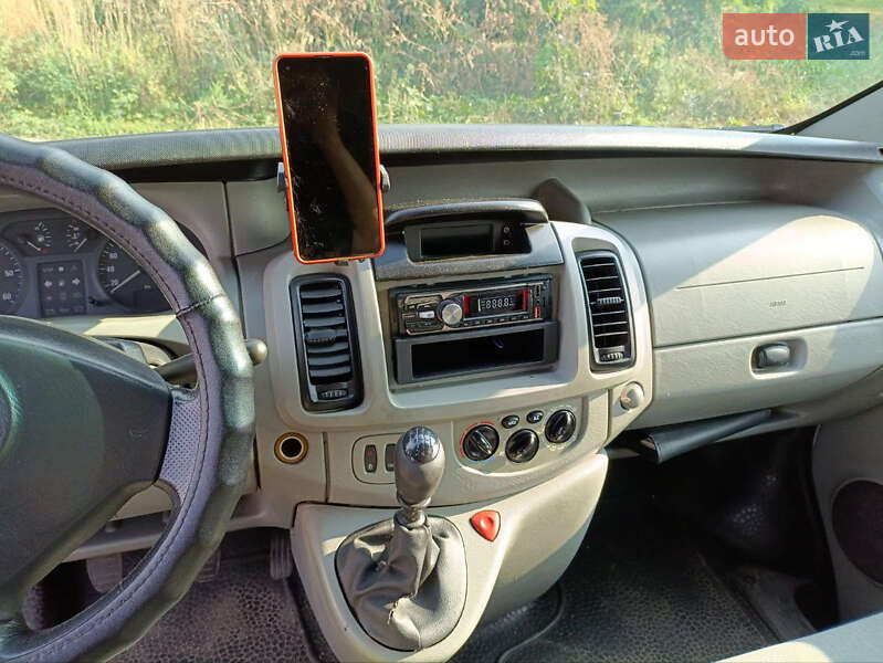 Минивэн Opel Vivaro 2003 в Иваничах