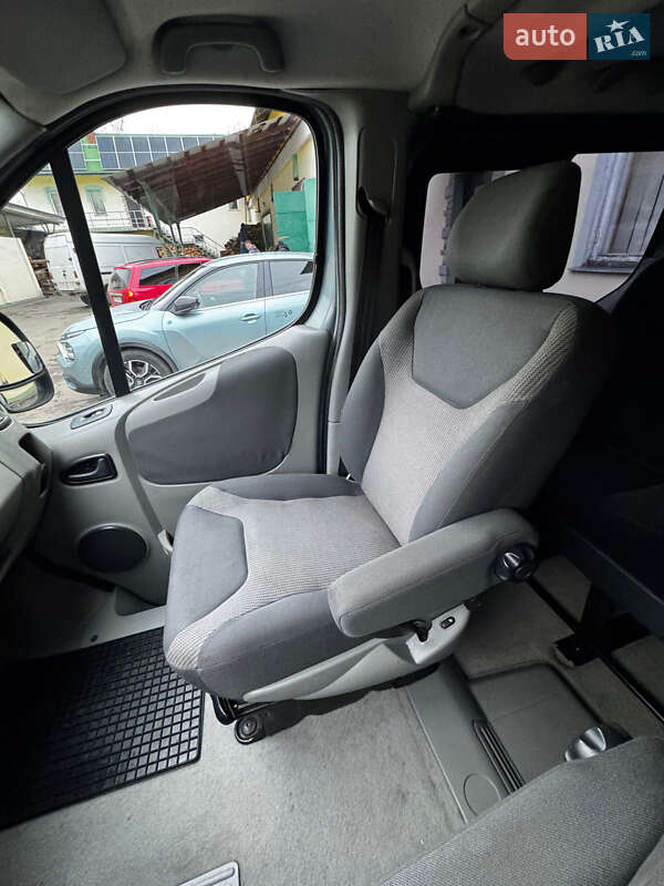 Мінівен Opel Vivaro 2008 в Рівному