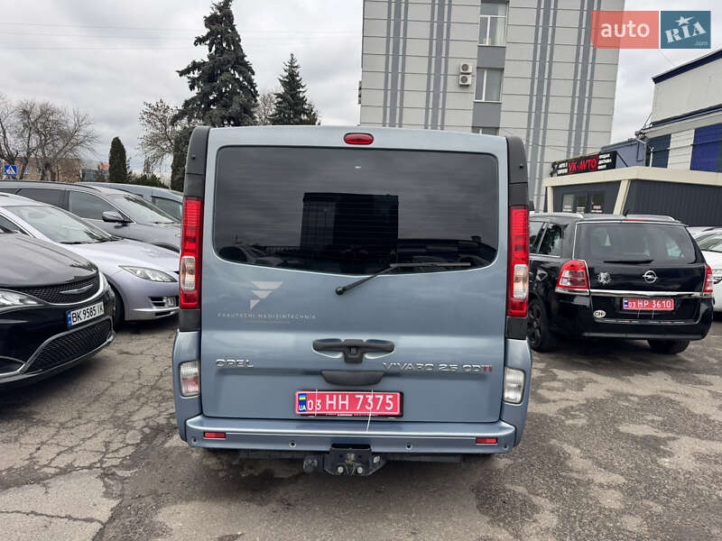 Мінівен Opel Vivaro 2008 в Рівному