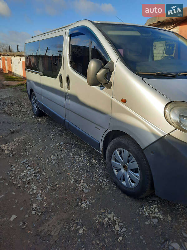 Минивэн Opel Vivaro 2006 в Кривом Роге