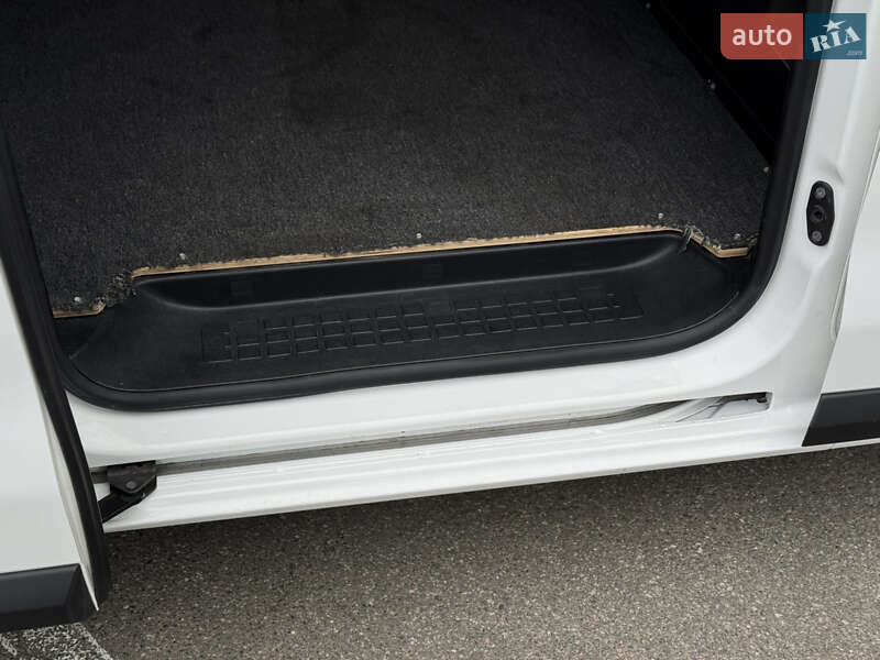 Вантажний фургон Opel Vivaro 2020 в Києві фото 14 Вантажний фургон Opel Vivaro 2020 в Києві