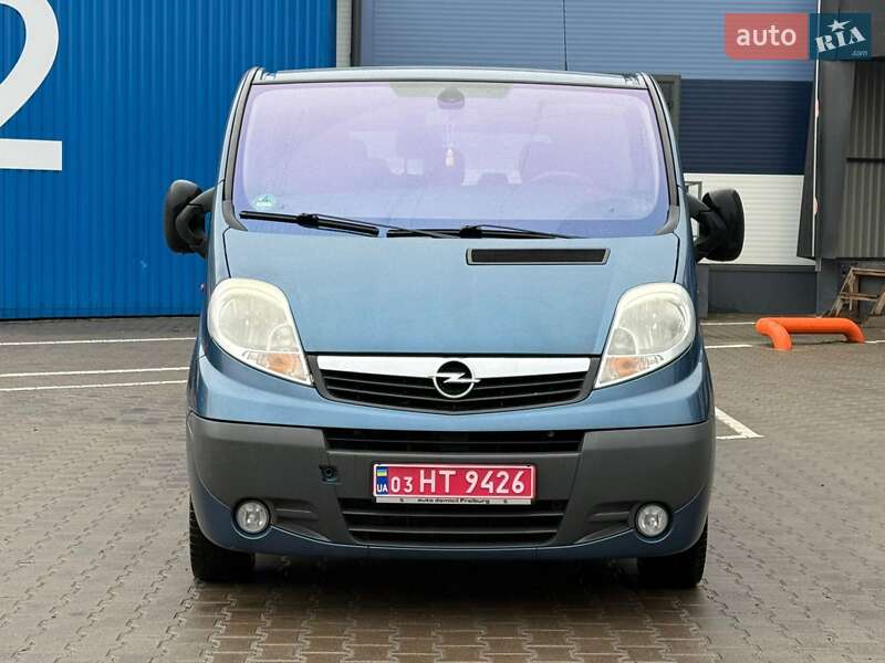 Мінівен Opel Vivaro 2009 в Карлівці