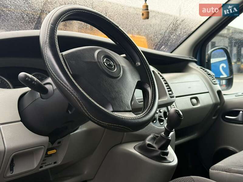 Мінівен Opel Vivaro 2009 в Карлівці