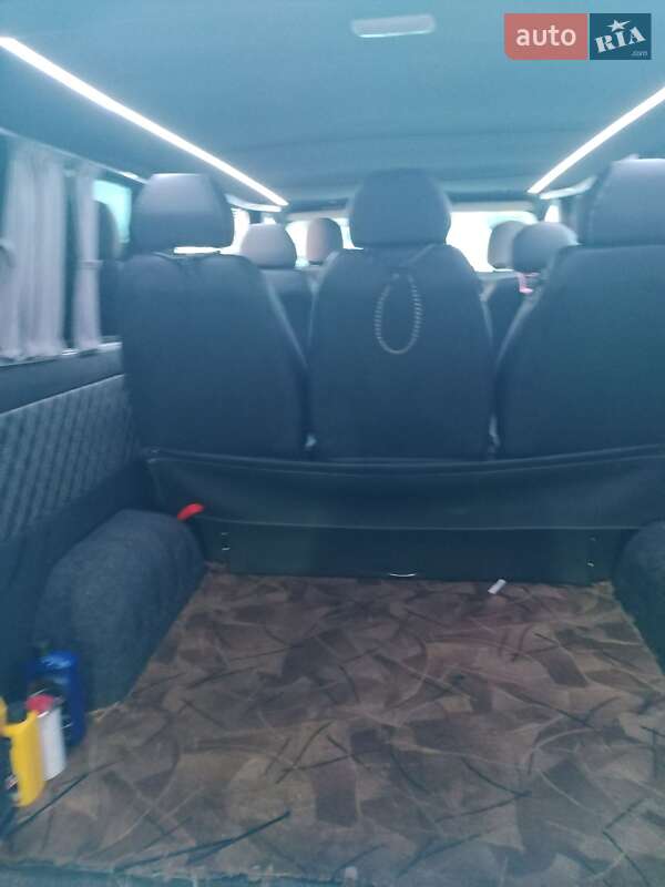 Мінівен Opel Vivaro 2015 в Нересниці